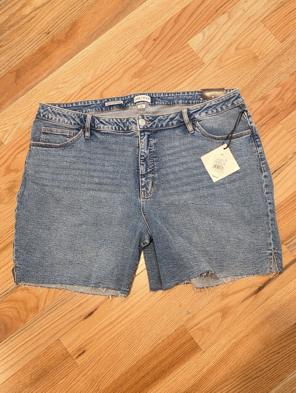 Women's Plus Size High-Rise Bermuda Blue Jean Shorts, Ava & Viv, Size 22, NWT
